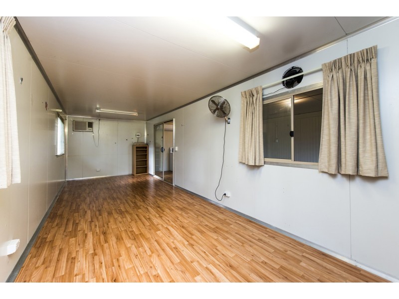 572 Dinsdale Road, Wooroloo WA 6558