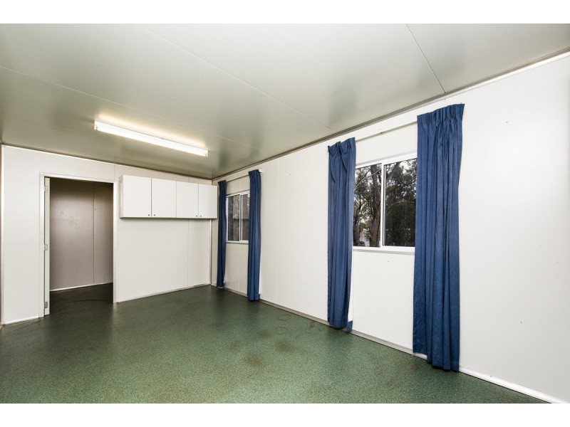 572 Dinsdale Road, Wooroloo WA 6558