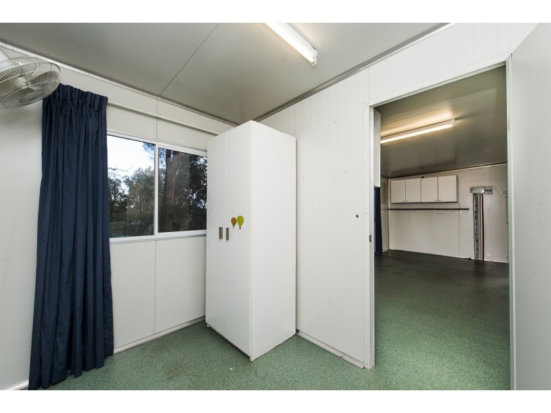 572 Dinsdale Road, Wooroloo WA 6558