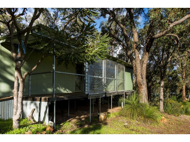 572 Dinsdale Road, Wooroloo WA 6558