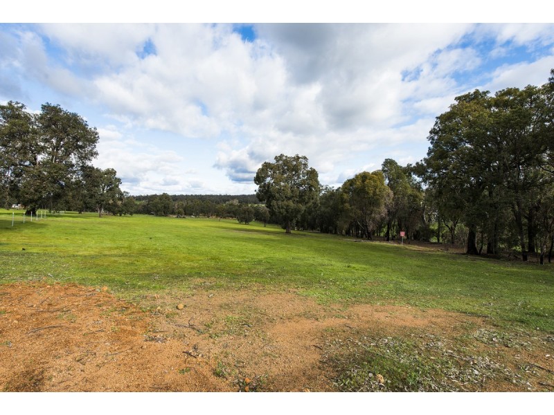 570 Dinsdale Road, Wooroloo WA 6558