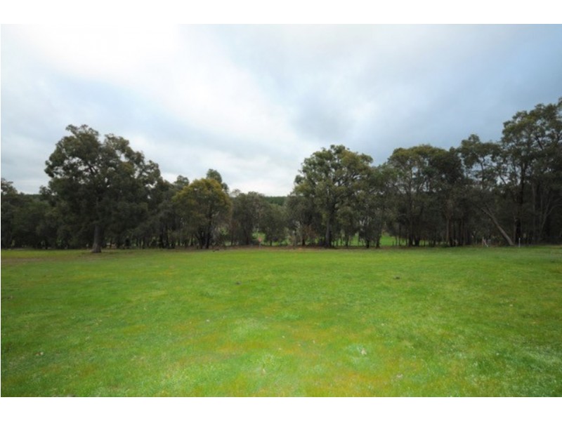 570 Dinsdale Road, Wooroloo WA 6558