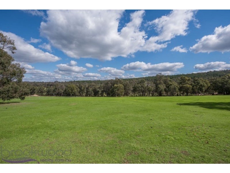 570 Dinsdale Road, Wooroloo WA 6558