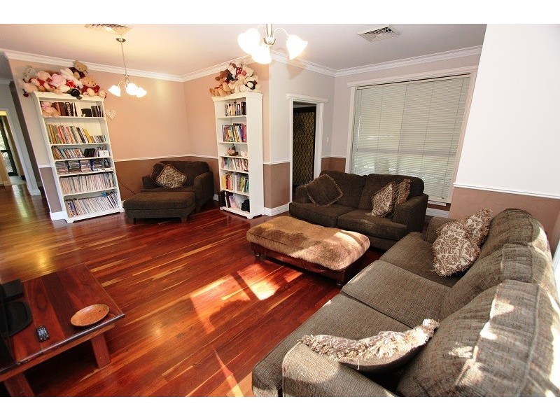 49 James Street, Pinjarra WA 6208