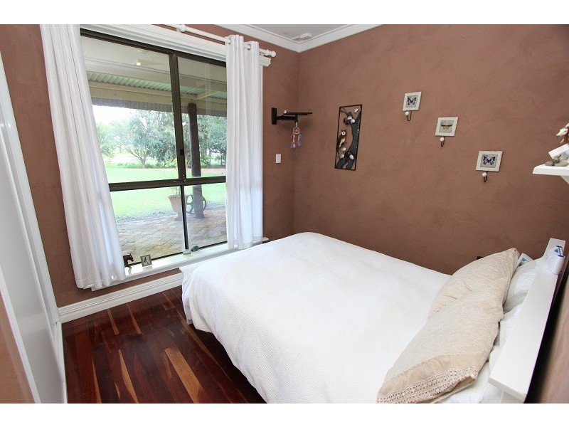 49 James Street, Pinjarra WA 6208