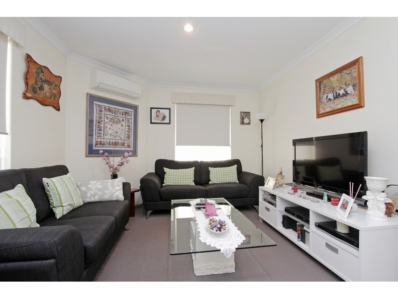 16 Gladman Pass, Ellenbrook WA 6069