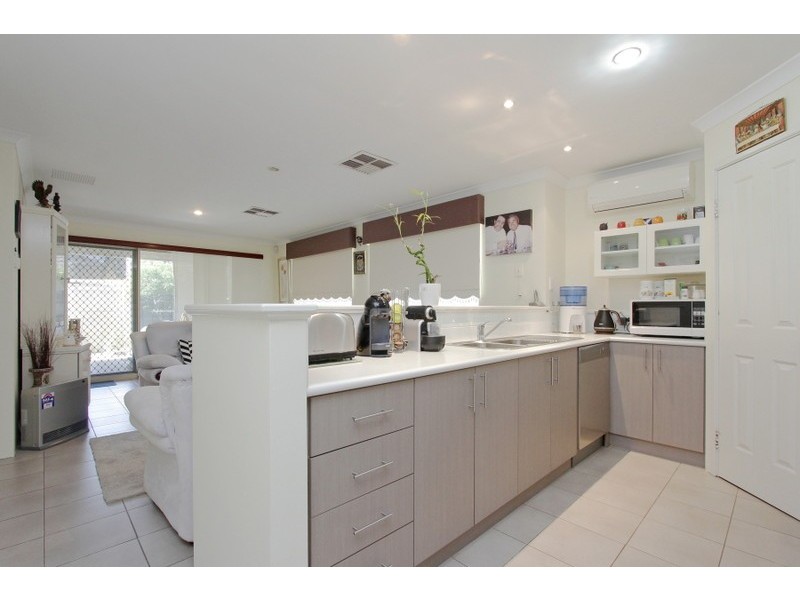 16 Gladman Pass, Ellenbrook WA 6069