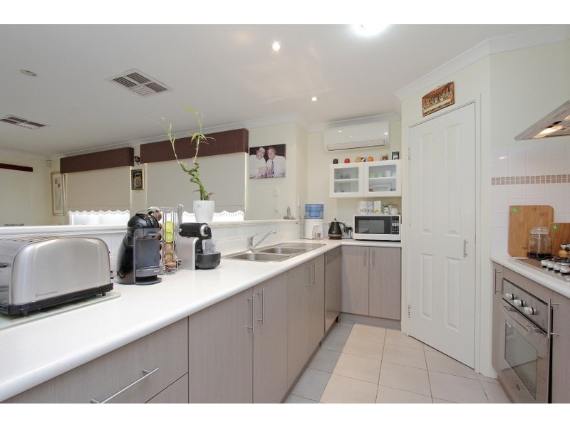 16 Gladman Pass, Ellenbrook WA 6069