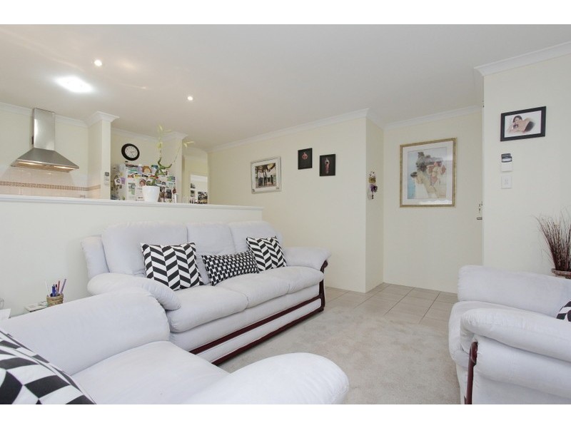 16 Gladman Pass, Ellenbrook WA 6069