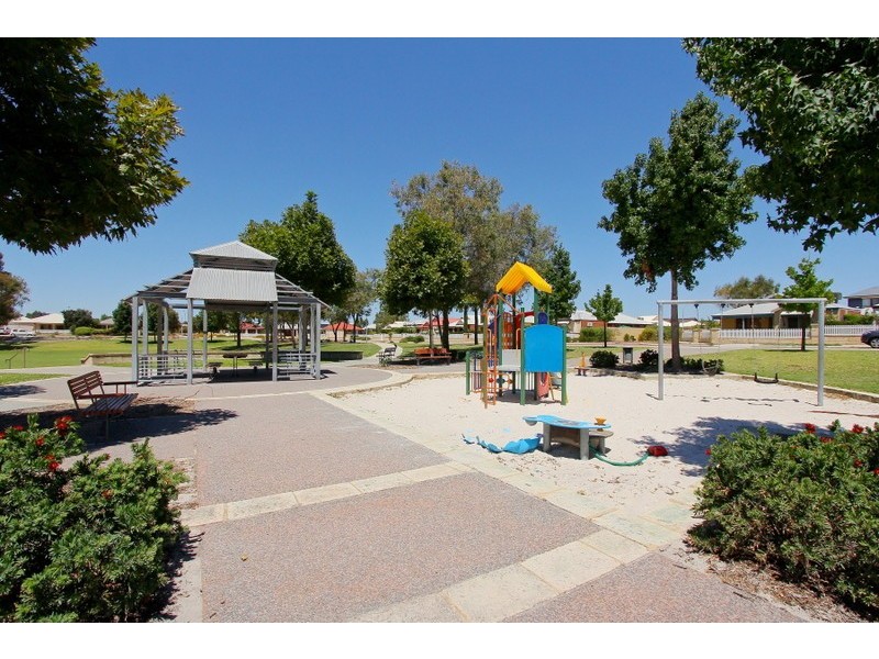 16 Gladman Pass, Ellenbrook WA 6069