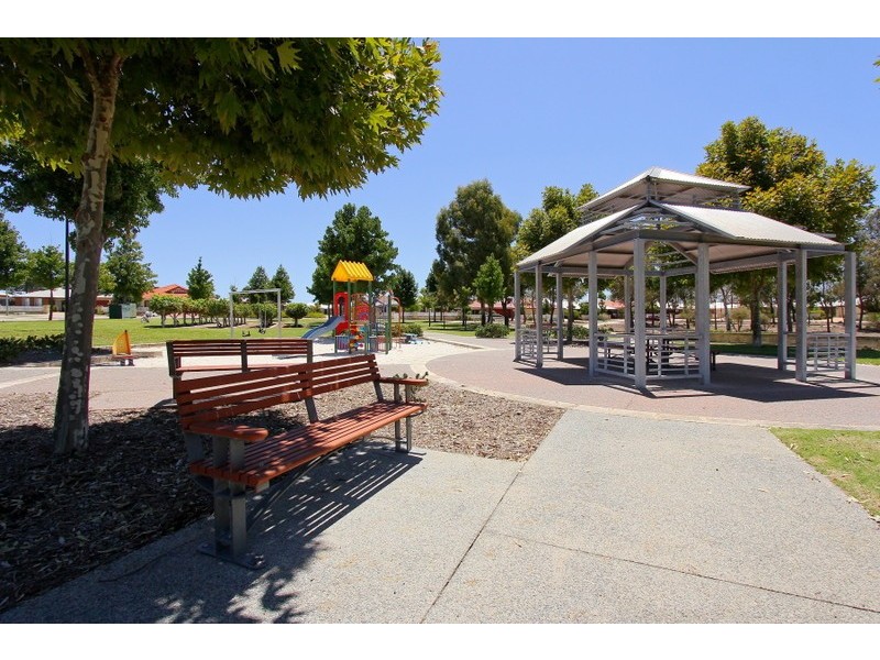 16 Gladman Pass, Ellenbrook WA 6069