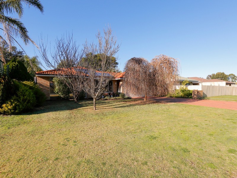 4 Mclean Road, Canning Vale WA 6155