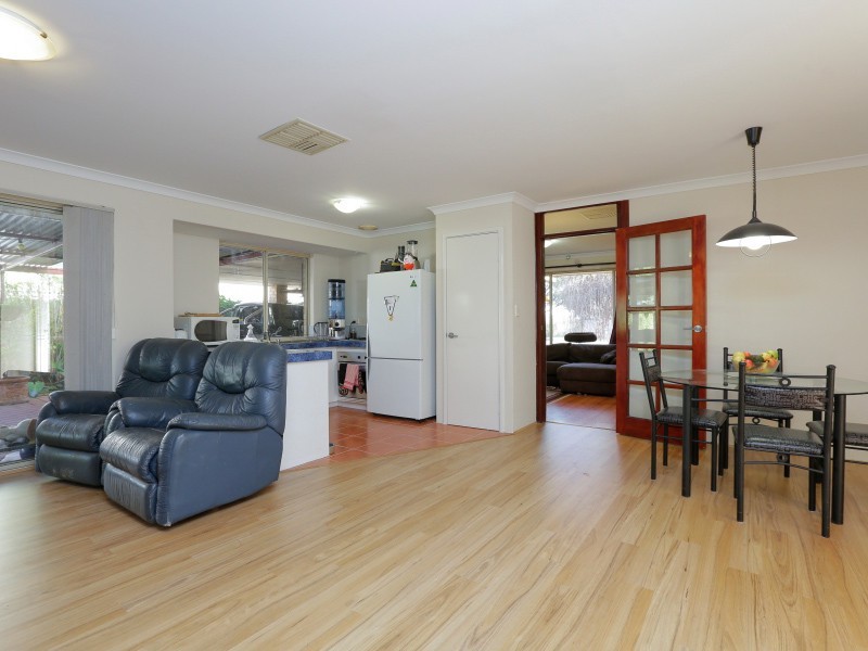 4 Mclean Road, Canning Vale WA 6155