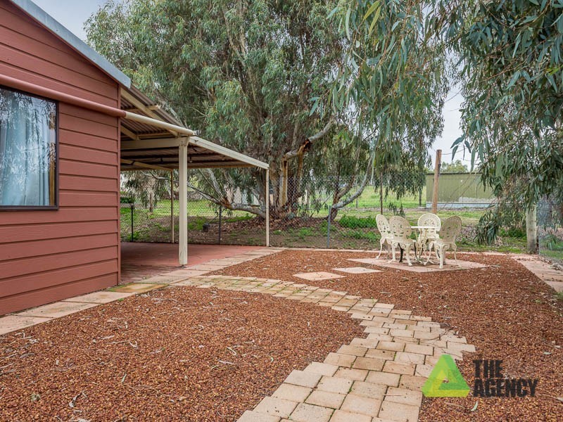 362 Qualen West Road, York WA 6302