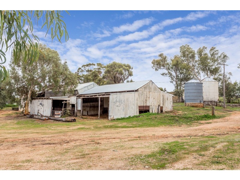 362 Qualen West Road, York WA 6302