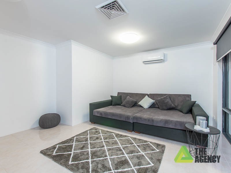 7 Mcnamara Place, Marangaroo WA 6064