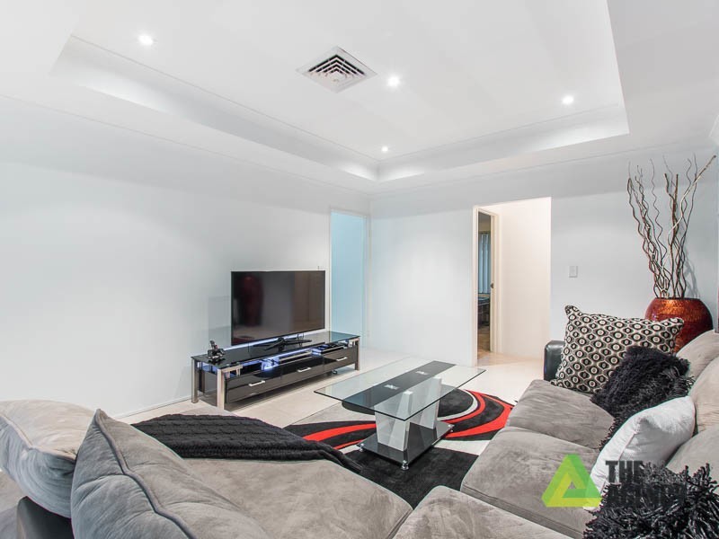 7 Mcnamara Place, Marangaroo WA 6064