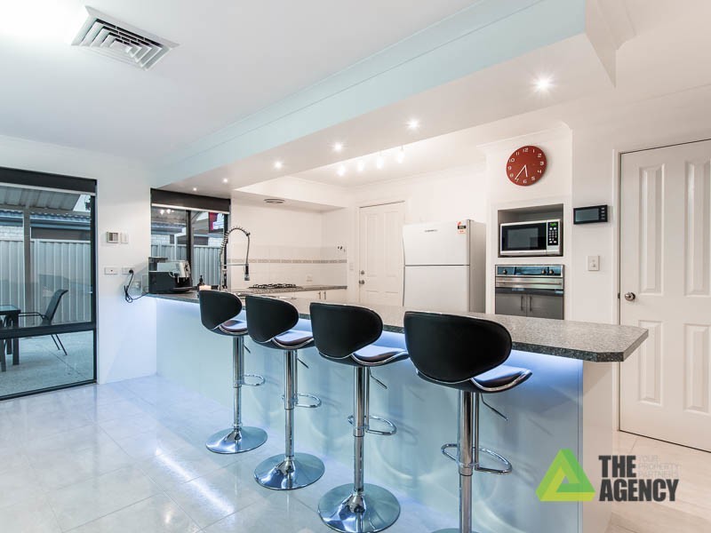 7 Mcnamara Place, Marangaroo WA 6064