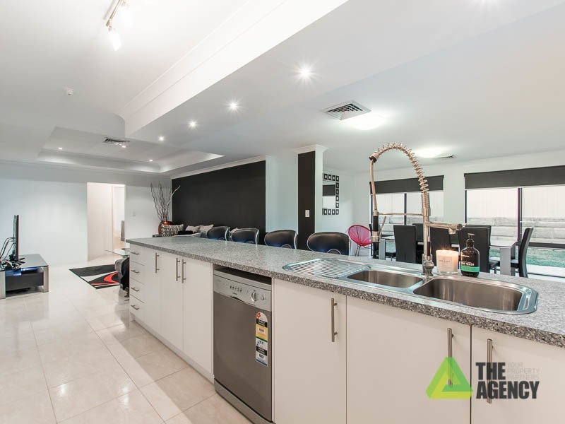 7 Mcnamara Place, Marangaroo WA 6064