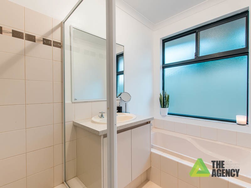 7 Mcnamara Place, Marangaroo WA 6064