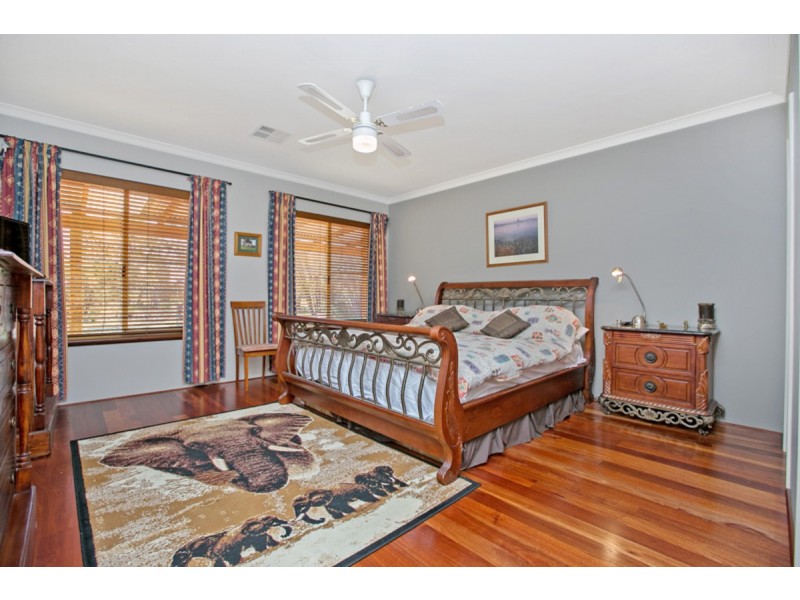 47 Wolfe Road, Oakford WA 6121