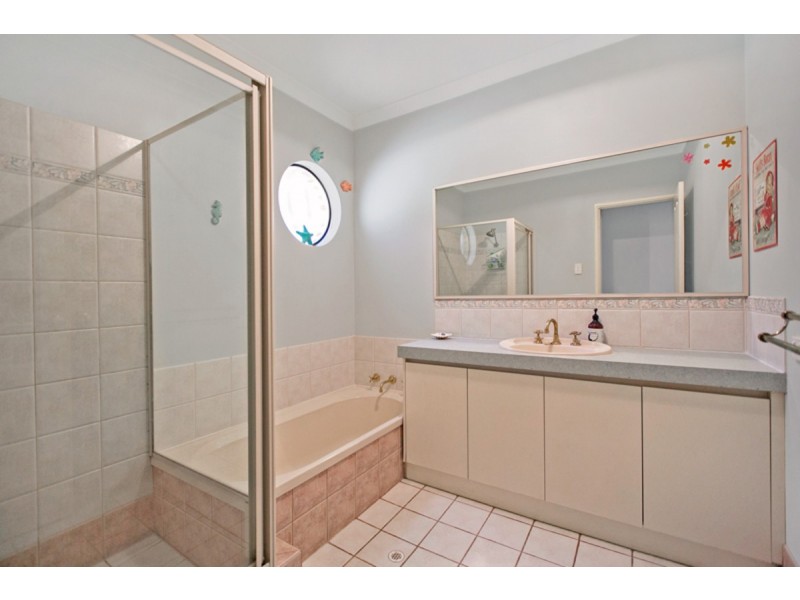 47 Wolfe Road, Oakford WA 6121