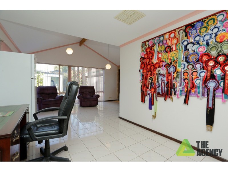 38 Battersea Road, Canning Vale WA 6155