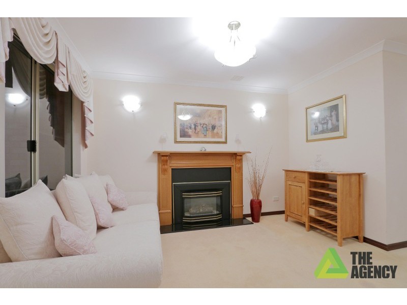 32 Bennett Drive, Canning Vale WA 6155