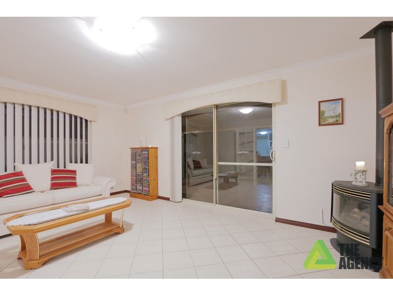 32 Bennett Drive, Canning Vale WA 6155