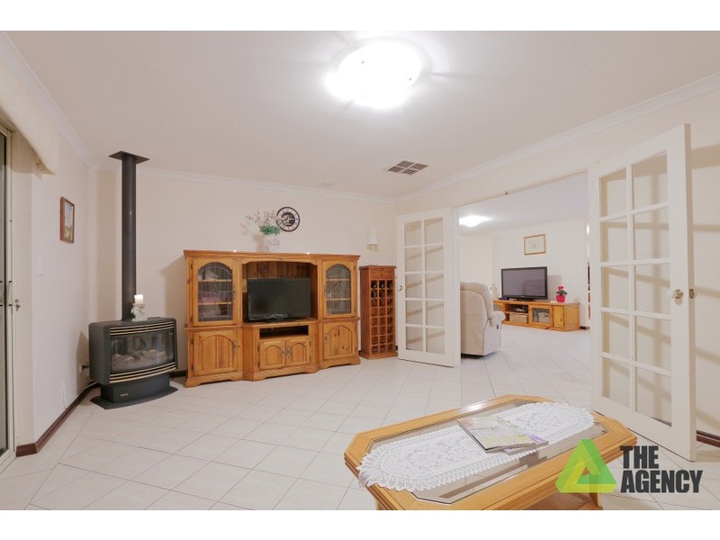 32 Bennett Drive, Canning Vale WA 6155