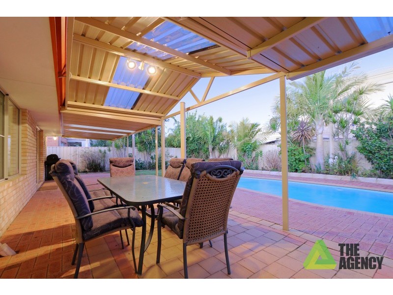 32 Bennett Drive, Canning Vale WA 6155