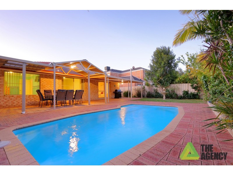 32 Bennett Drive, Canning Vale WA 6155