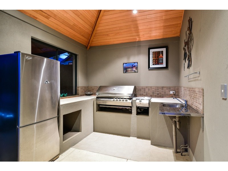 151 Wright Road, Harrisdale WA 6112