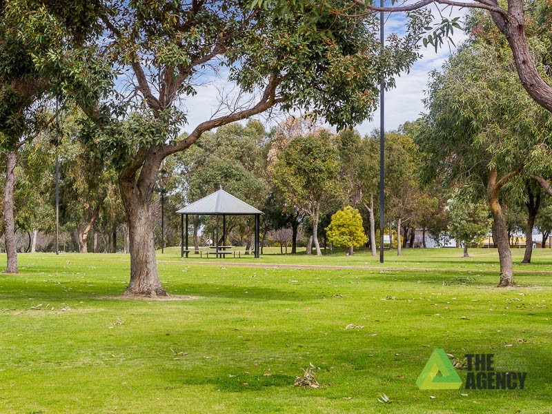 4/26 Gillon Street, Karawara WA 6152