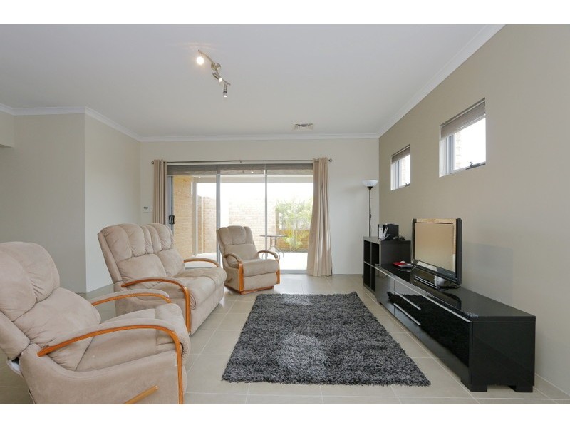 7/18 Flynn Street, Canning Vale WA 6155