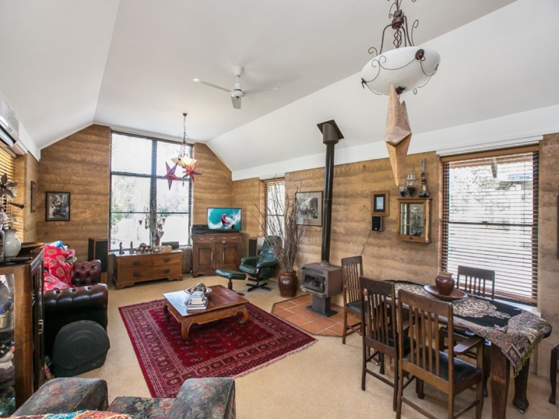 309 Foxton Drive, Oakford WA 6121