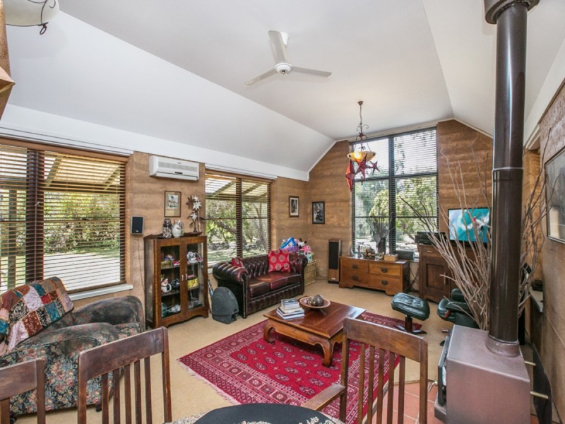 309 Foxton Drive, Oakford WA 6121