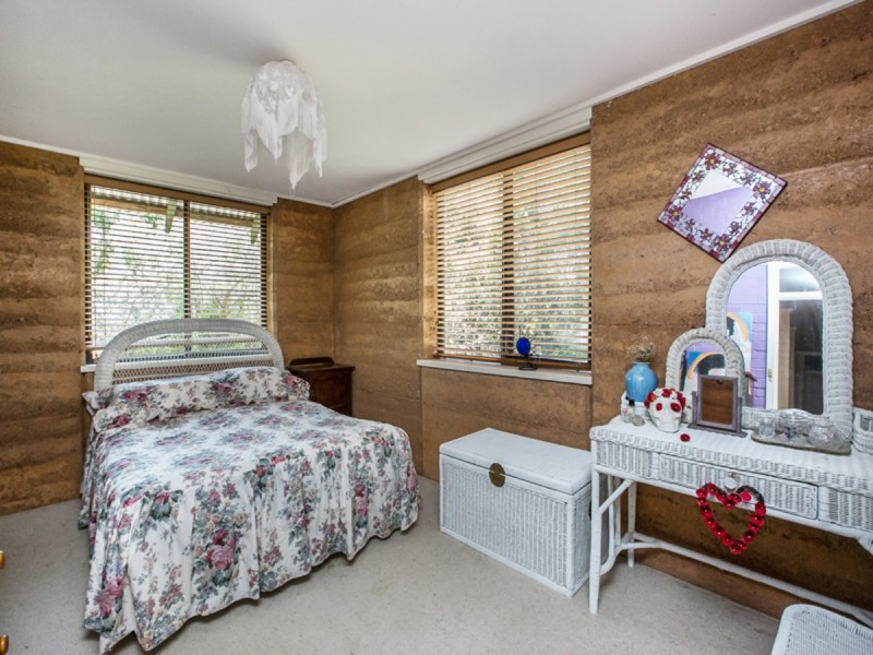 309 Foxton Drive, Oakford WA 6121