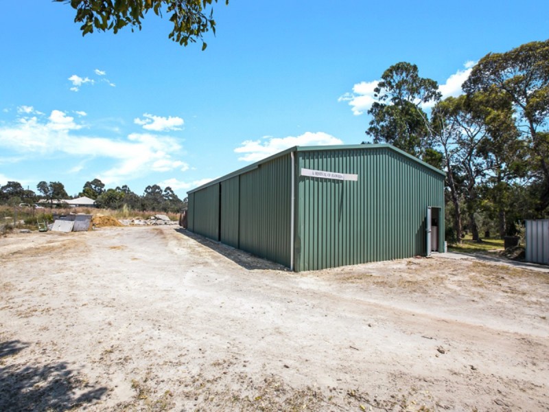 309 Foxton Drive, Oakford WA 6121