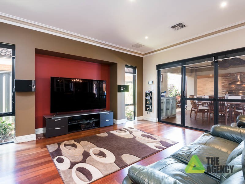 7 Kyneton Parkway, Aveley WA 6069