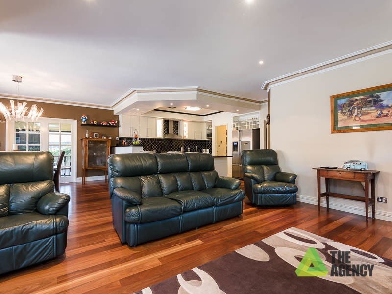 7 Kyneton Parkway, Aveley WA 6069