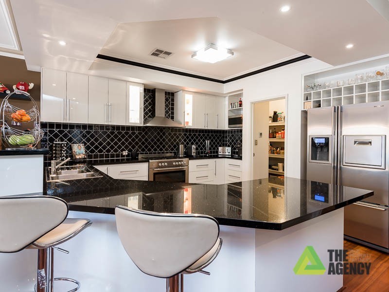 7 Kyneton Parkway, Aveley WA 6069