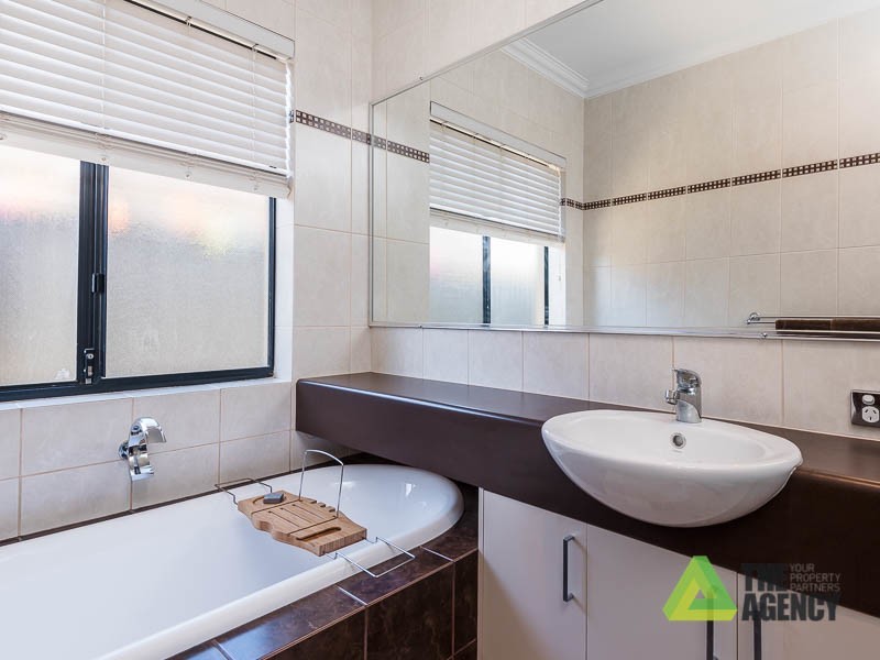 7 Kyneton Parkway, Aveley WA 6069