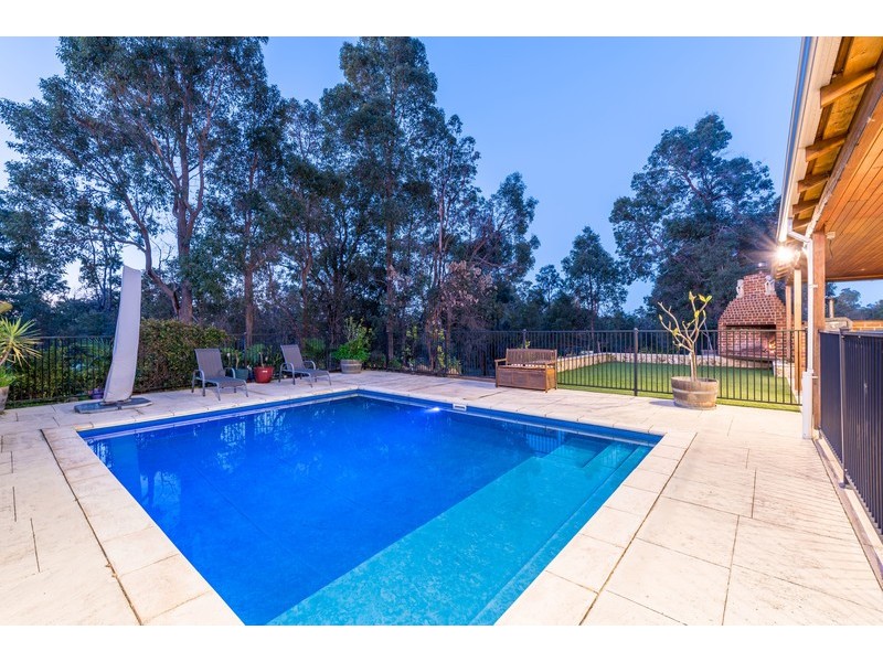 247 Ballymore Place, Gidgegannup WA 6083