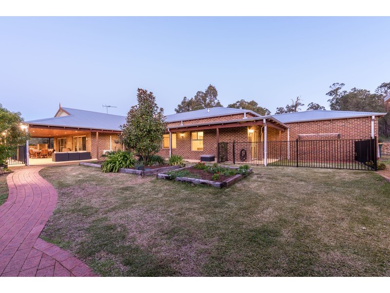 247 Ballymore Place, Gidgegannup WA 6083