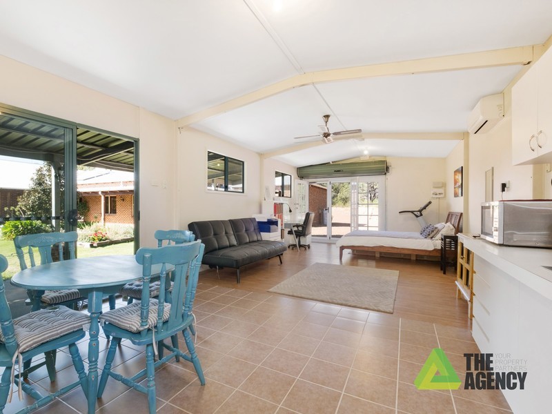 247 Ballymore Place, Gidgegannup WA 6083