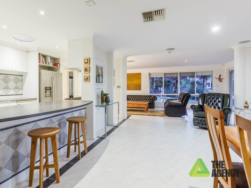 26 Sundew Road, Gooseberry Hill WA 6076