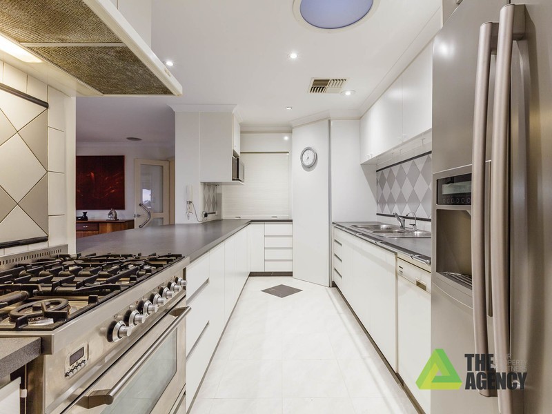 26 Sundew Road, Gooseberry Hill WA 6076