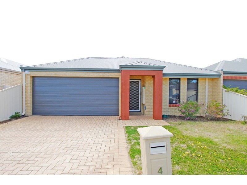 4 Carnation Street, Canning Vale WA 6155