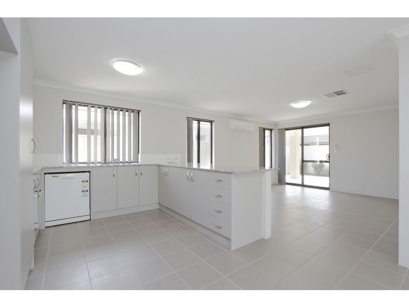 4 Carnation Street, Canning Vale WA 6155